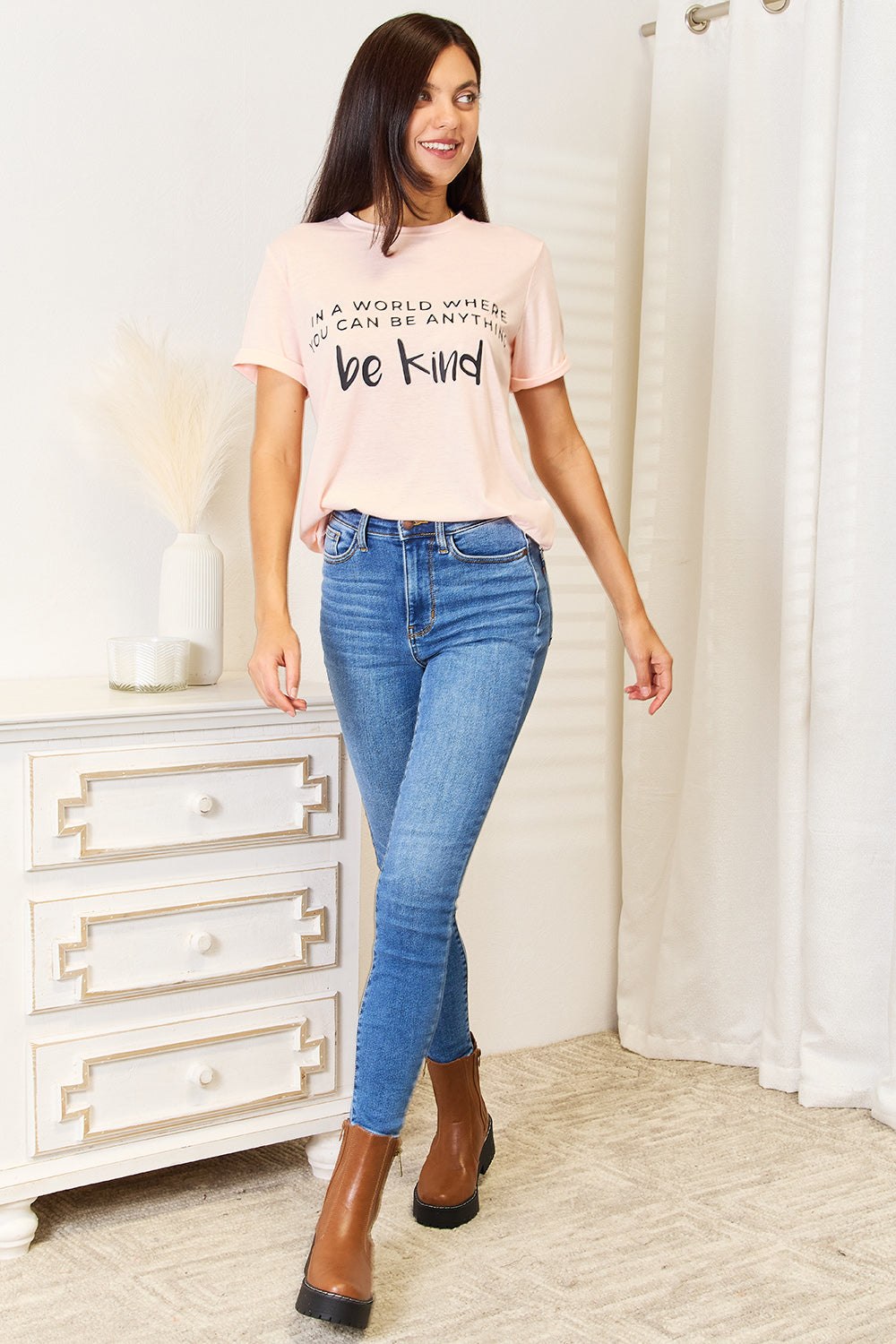 Be Kind Graphic Cuffed T-Shirt