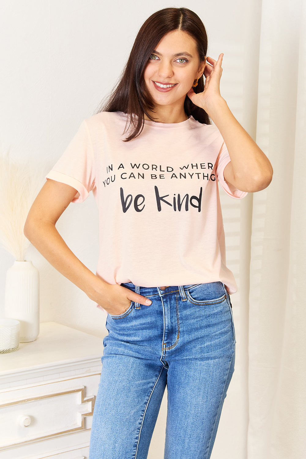 Be Kind Graphic Cuffed T-Shirt